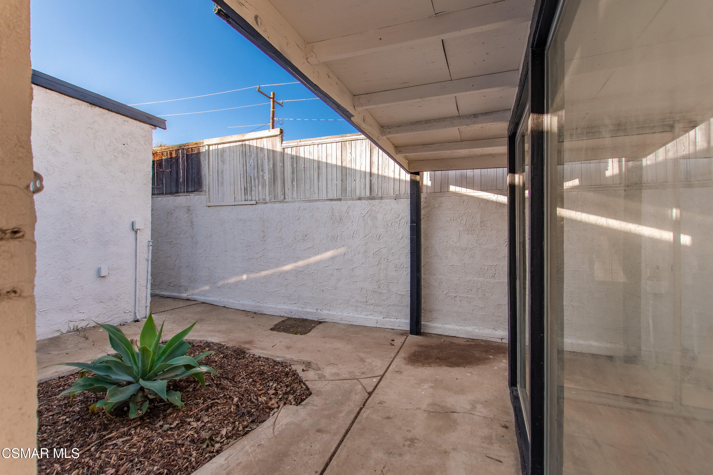 6041 Peppertree Lane Simi Valley, CA 93063 - Photo 26 of 32 6041 Peppertree Ln Simi Valley-32