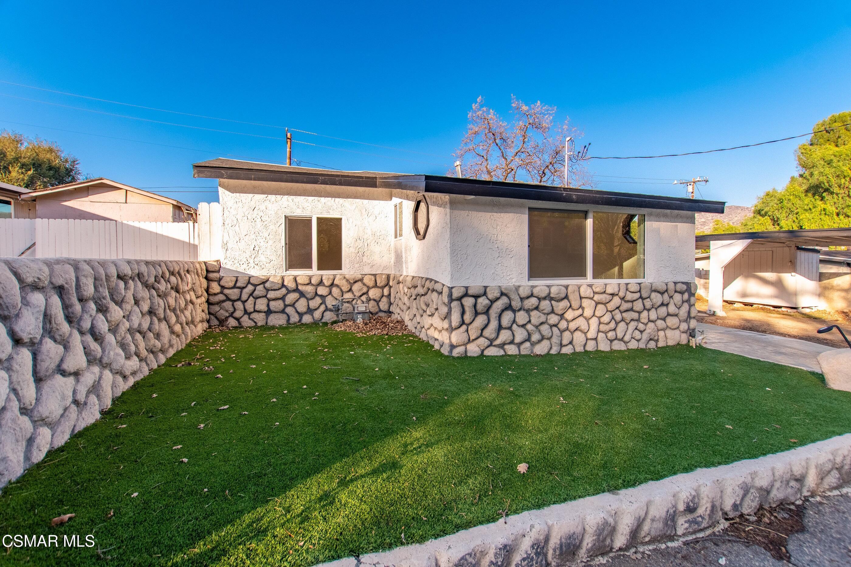 6041 Peppertree Lane Simi Valley, CA 93063 - Photo 28 of 32 6041 Peppertree Ln Simi Valley-1