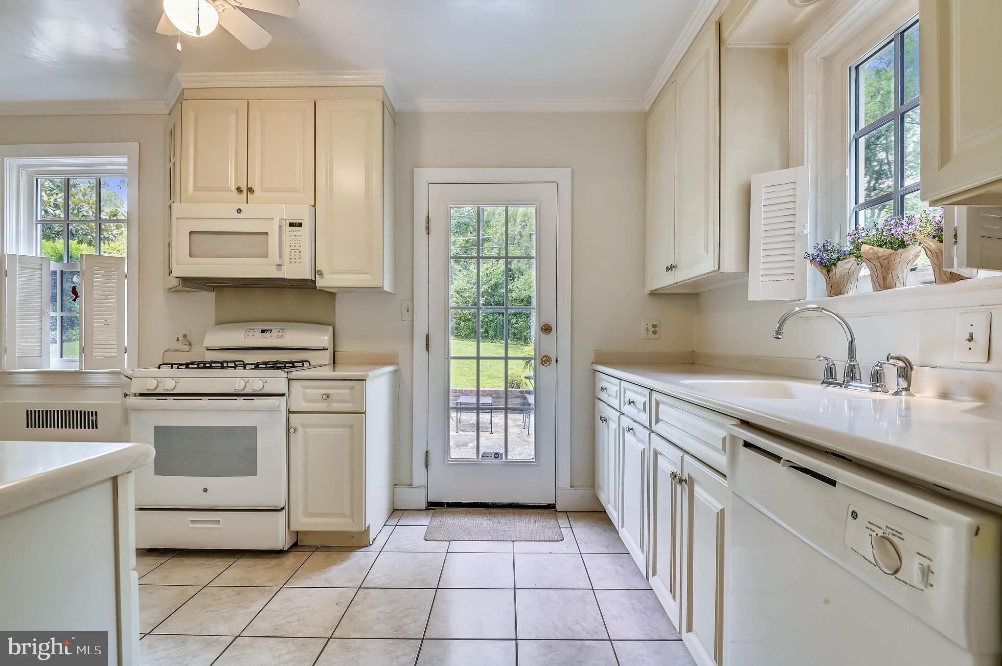 802 Hatherleigh Road Baltimore, MD 21212 - Photo 14 of 39 Kitchen