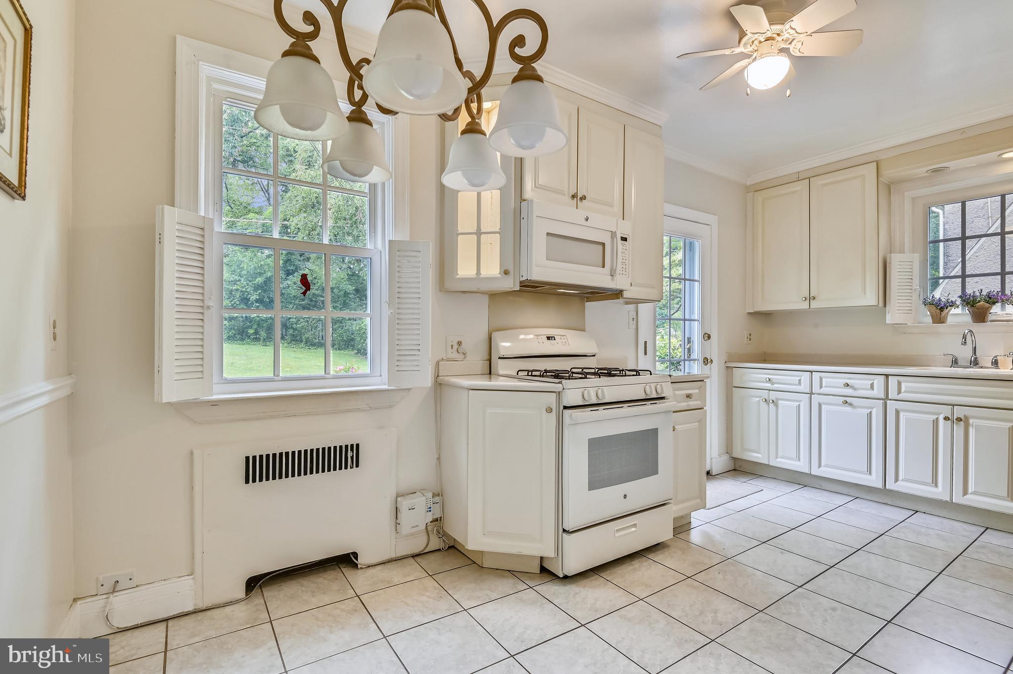 802 Hatherleigh Road Baltimore, MD 21212 - Photo 15 of 39 Kitchen