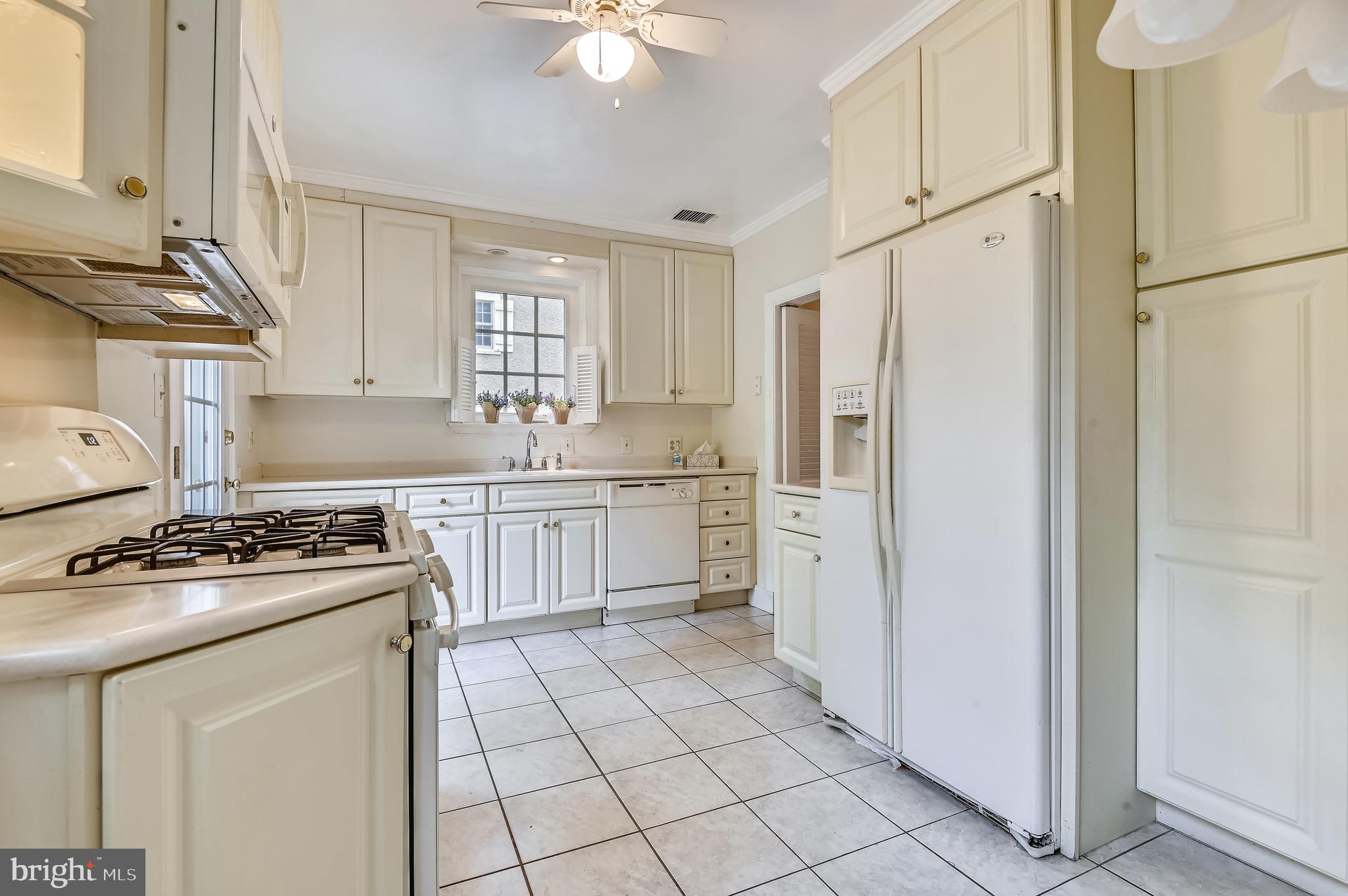 802 Hatherleigh Road Baltimore, MD 21212 - Photo 16 of 39 Kitchen