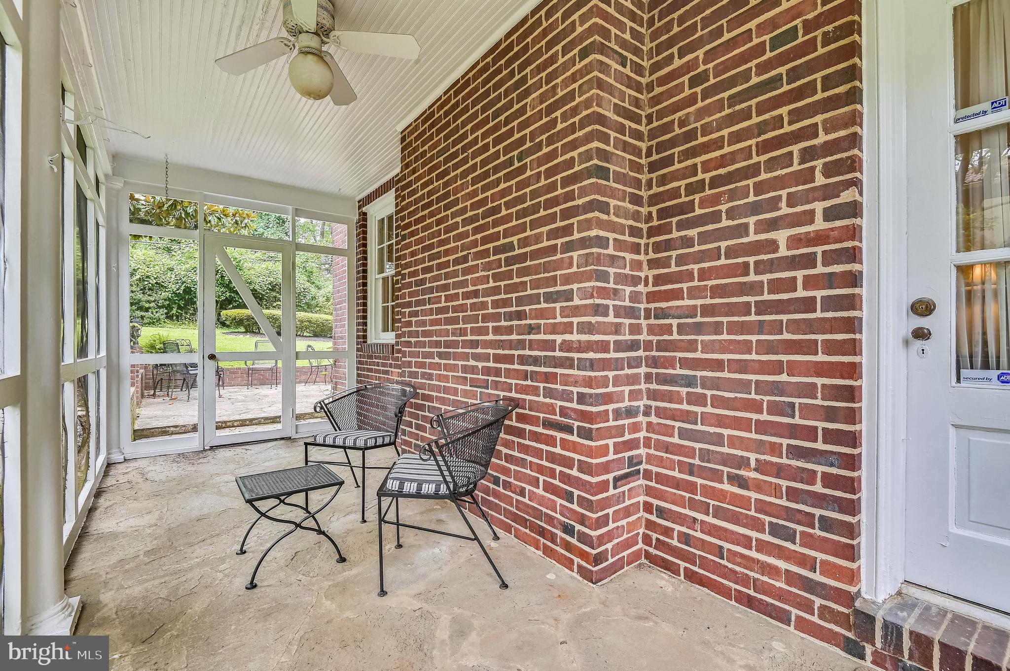 802 Hatherleigh Road Baltimore, MD 21212 - Photo 19 of 39 Three seasons porch