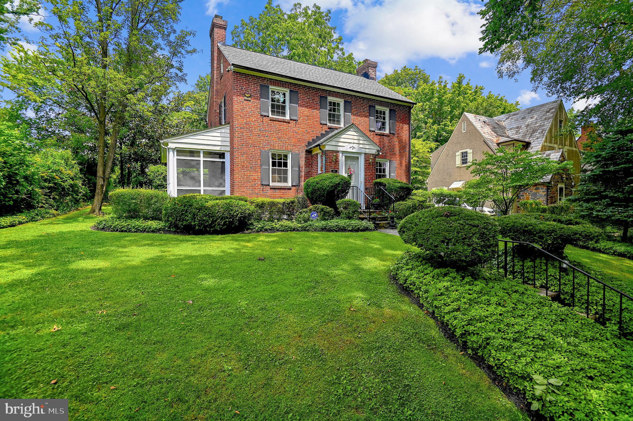 802 Hatherleigh Road Baltimore, MD 21212 - Photo 3 of 39 Front yard