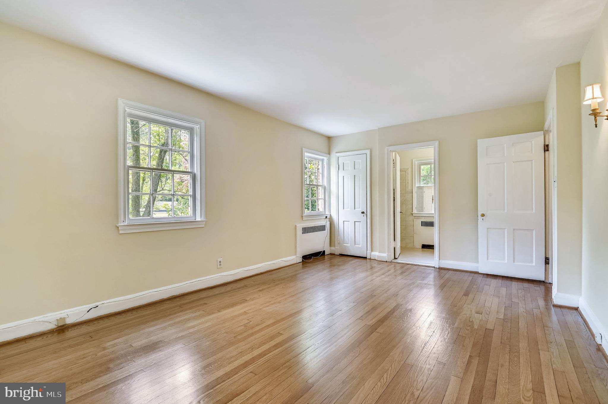 802 Hatherleigh Road Baltimore, MD 21212 - Photo 23 of 39 Primary bedroom w/ensuite bath