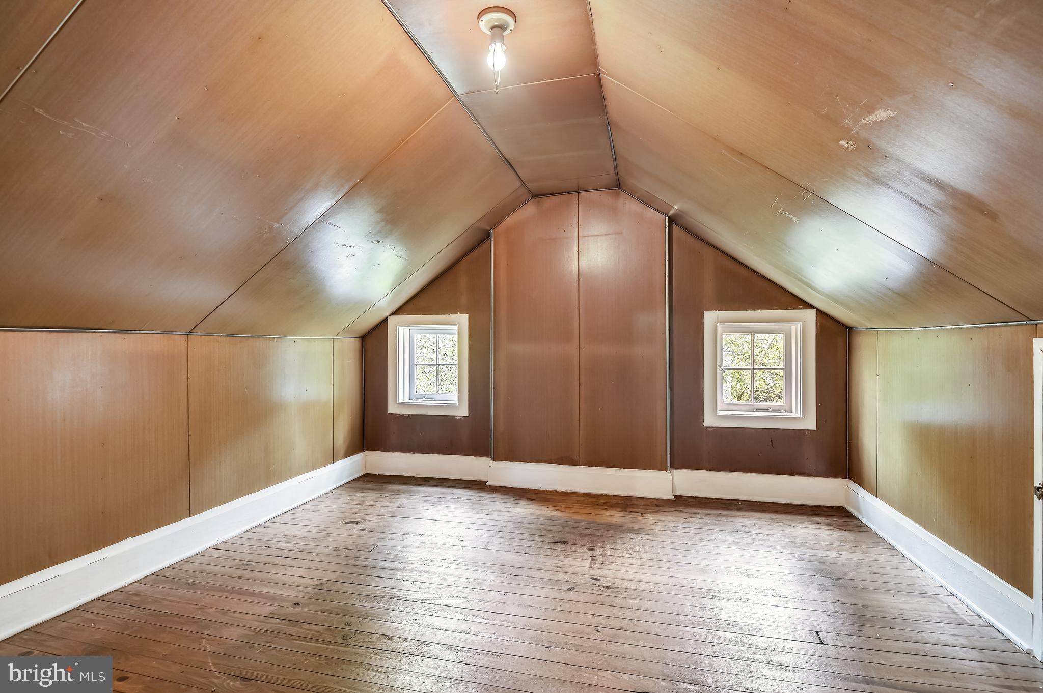 802 Hatherleigh Road Baltimore, MD 21212 - Photo 26 of 39 Attic