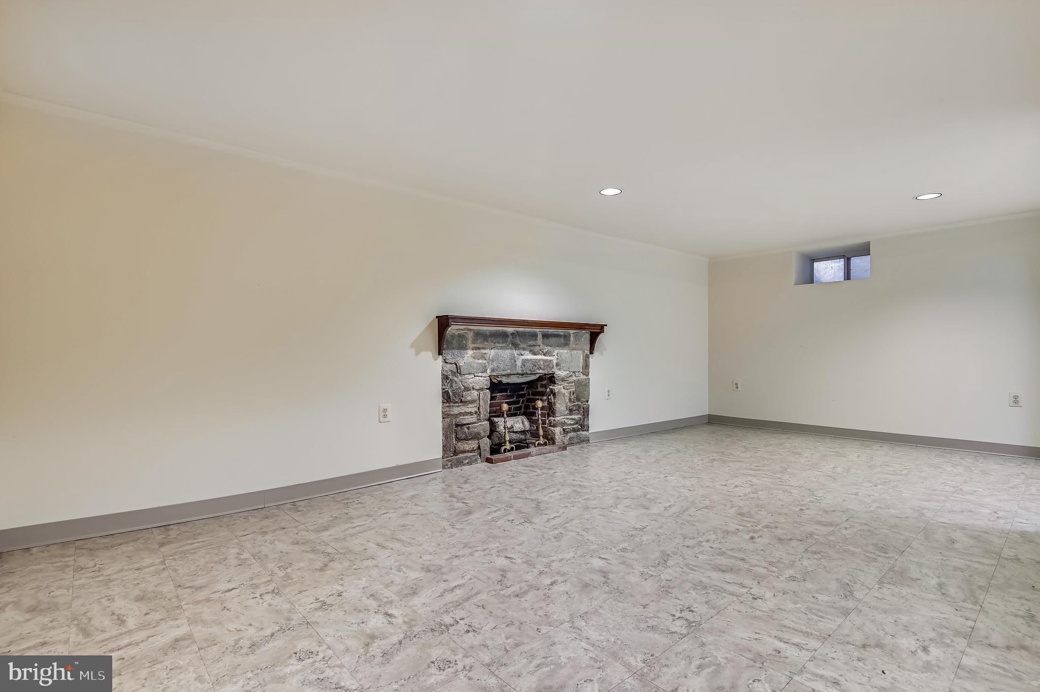 802 Hatherleigh Road Baltimore, MD 21212 - Photo 29 of 39 Lower level recreation room