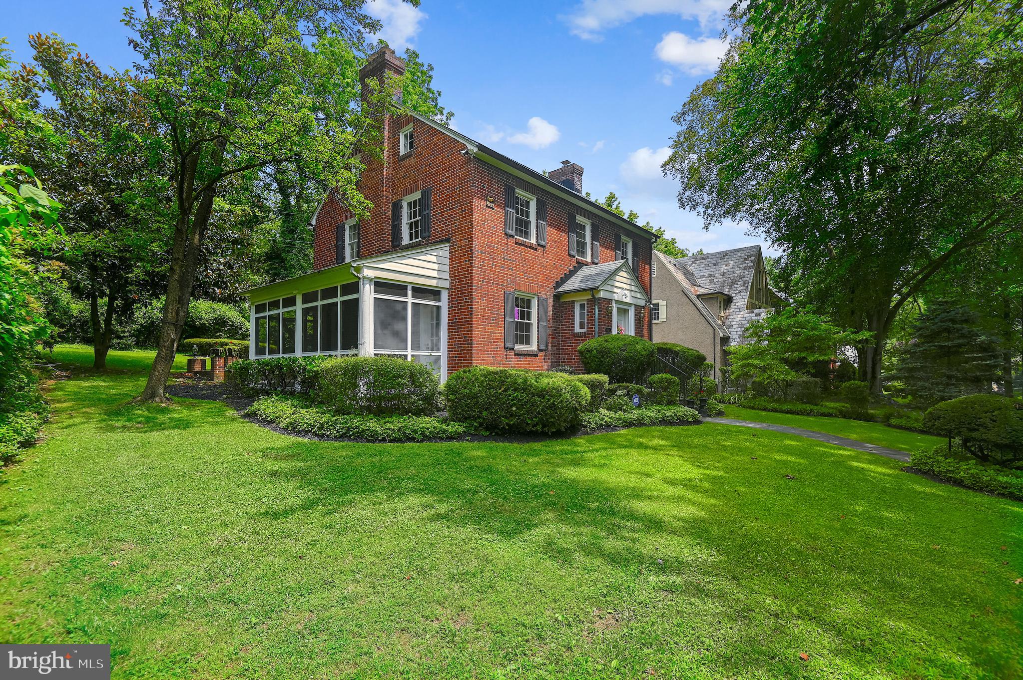 802 Hatherleigh Road Baltimore, MD 21212 - Photo 4 of 39 Side yard