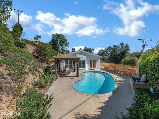 a view of a indoor garage