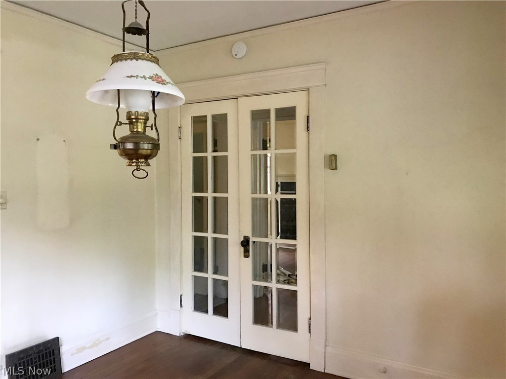 3232 East Fairfax Road Cleveland, OH 44118 - Photo 6 of 25 Gallery Image 6