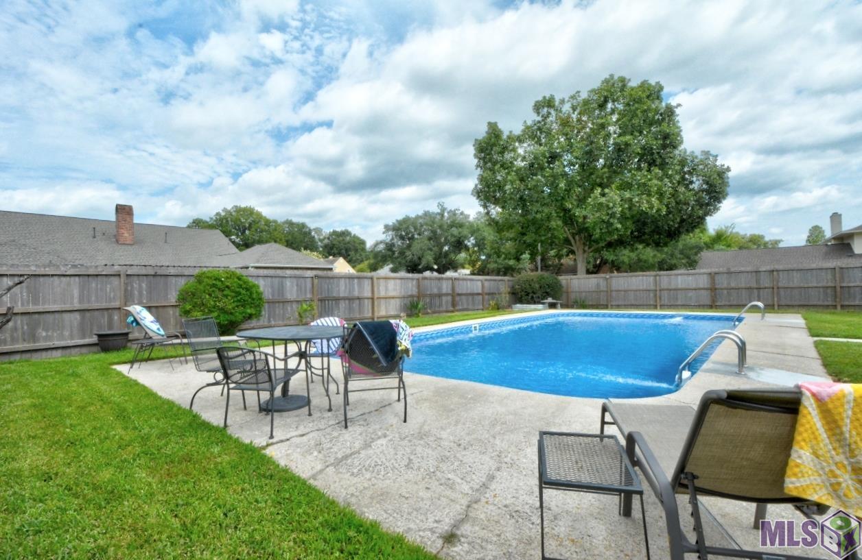 13969 Woodland Ridge Avenue Baton Rouge, LA 70816 - Photo 2 of 32