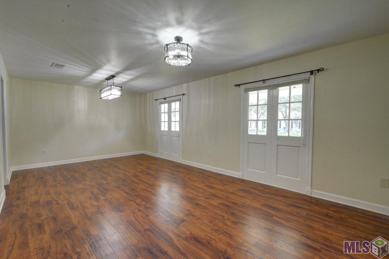 13969 Woodland Ridge Avenue Baton Rouge, LA 70816 - Photo 4 of 32