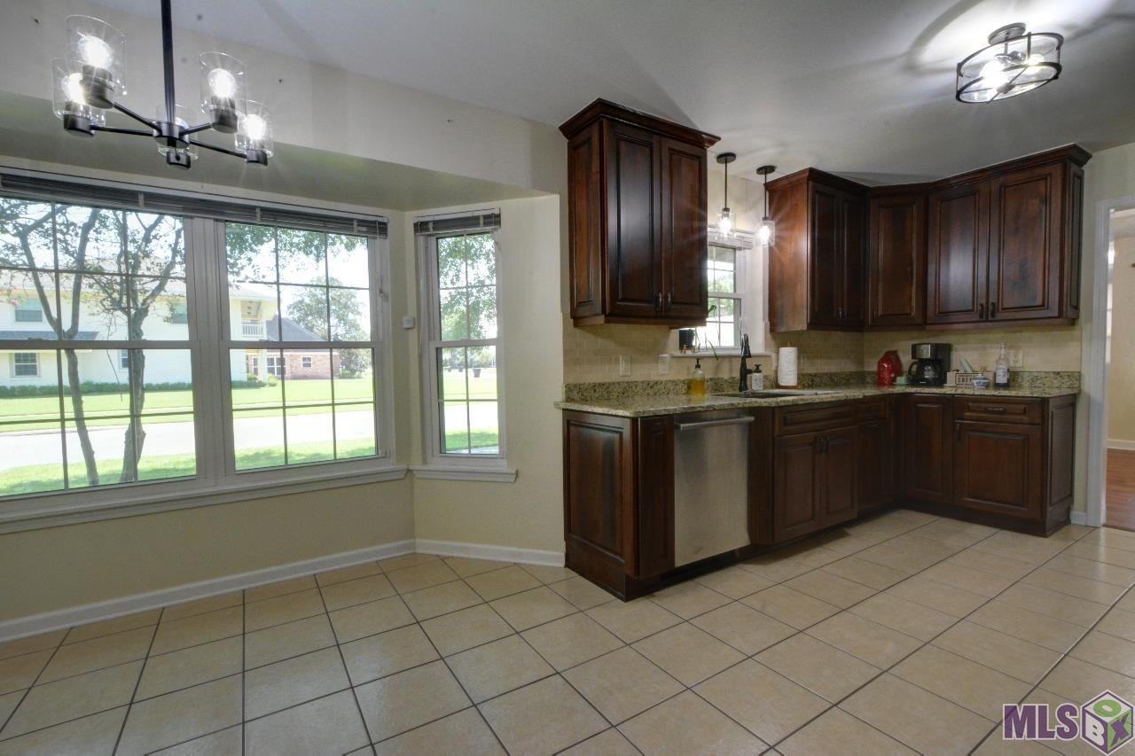 13969 Woodland Ridge Avenue Baton Rouge, LA 70816 - Photo 8 of 32