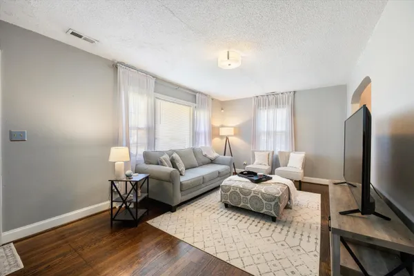 $1,800 | 108 South St Marks Avenue, Chattanooga, TN 37411