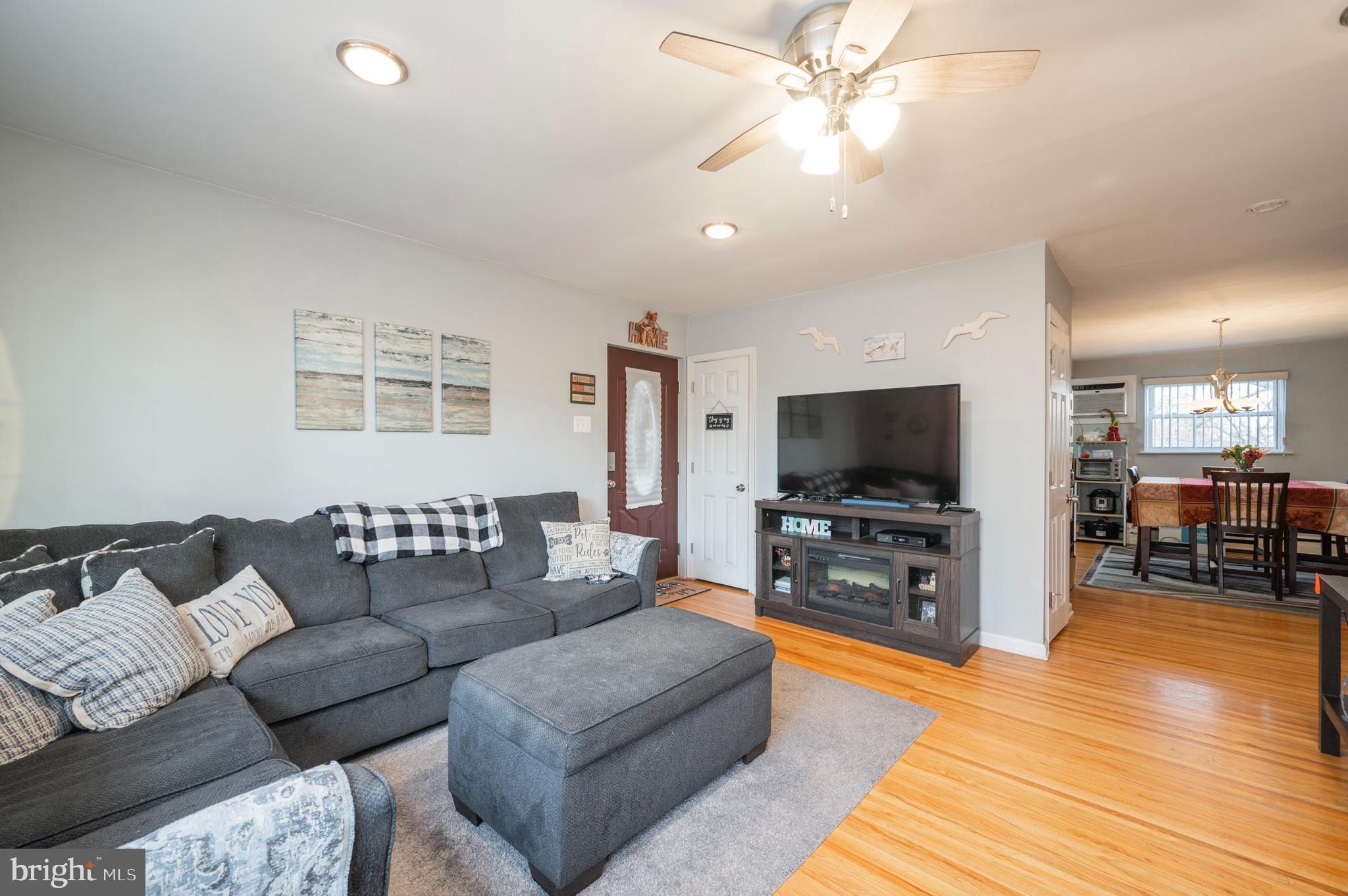 15059 London Road Philadelphia, PA 19116 - Photo 4 of 34 Gallery Image 4