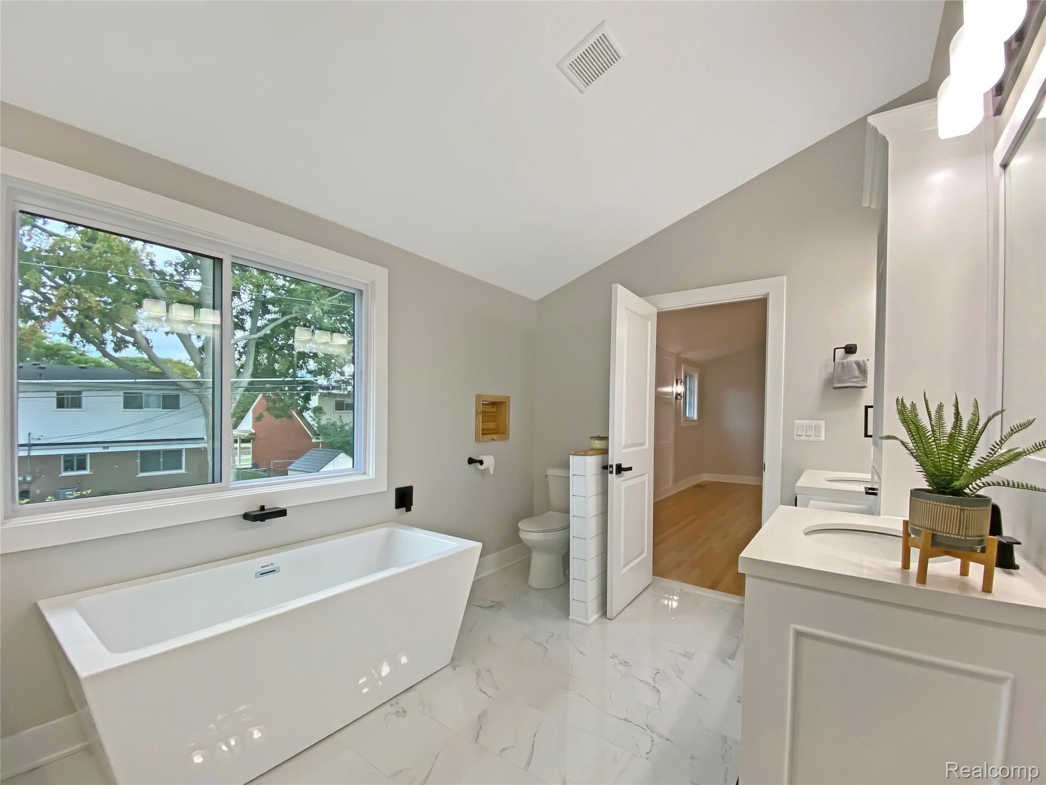 821 Canterbury Road Grosse Pointe, MI 48236 - Photo 45 of 83 IMG_7935.jpg