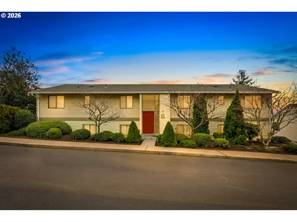 $232,500 | 12088 Southwest King Arthur Street, Unit B, King City, OR 97224