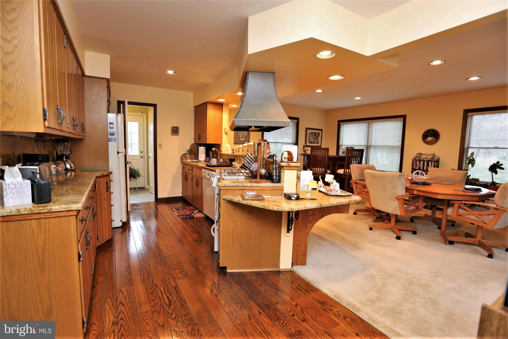 568 Dutch Neck Road Hightstown, NJ 08520 - Photo 8 of 48 Gallery Image 8