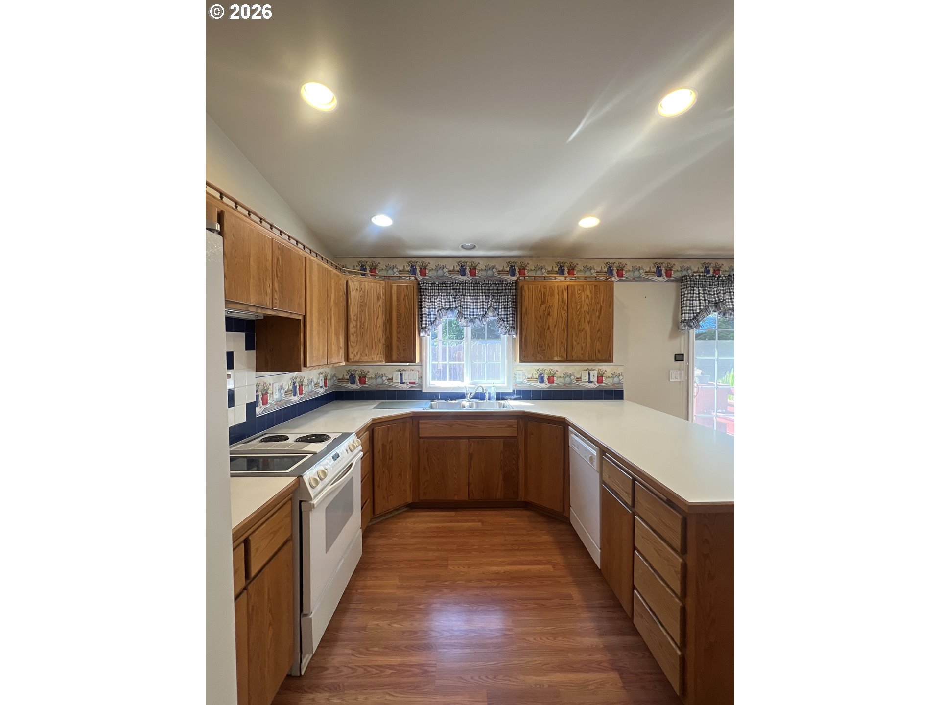 142 Swain Court Reedsport, OR 97467 - Photo 9 of 32