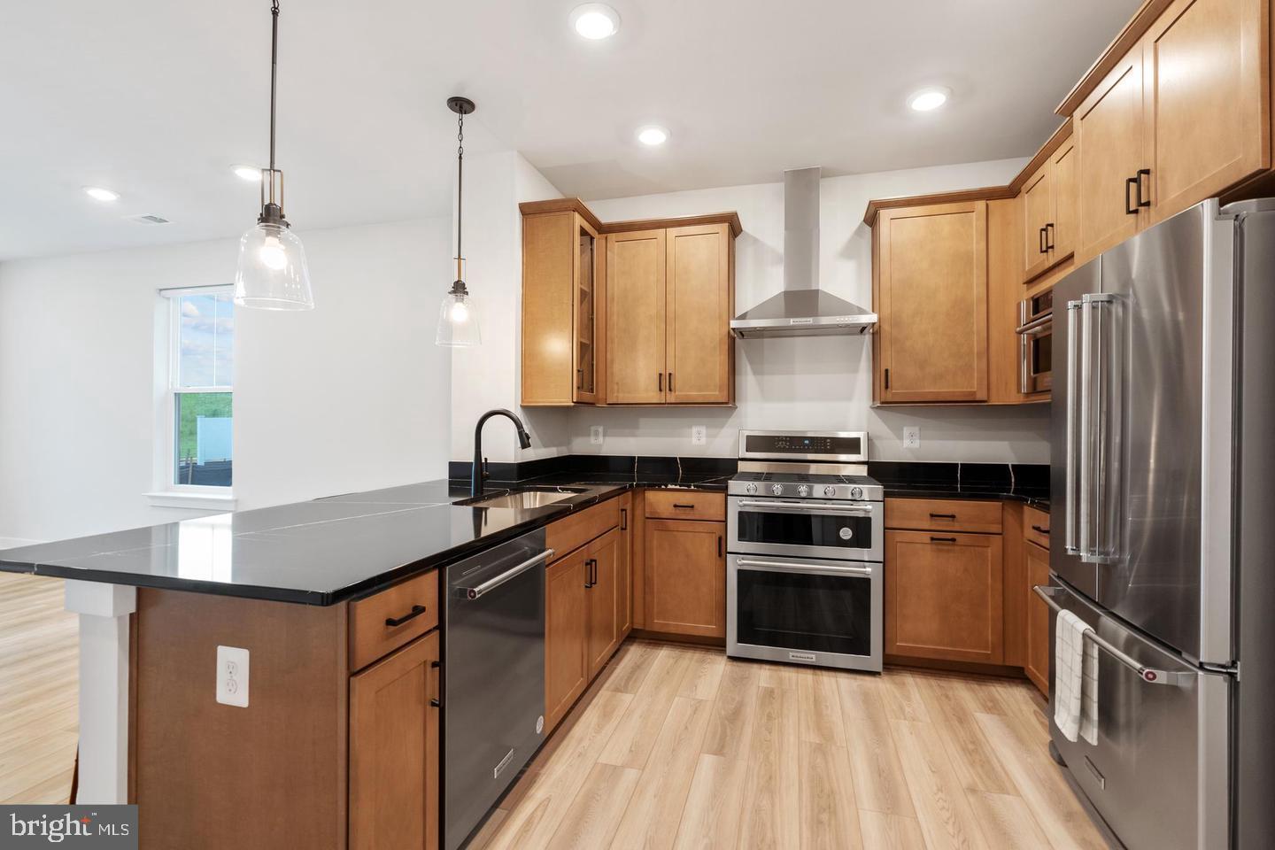 45176 Drowes Terrace Sterling, VA 20166 - Photo 13 of 32