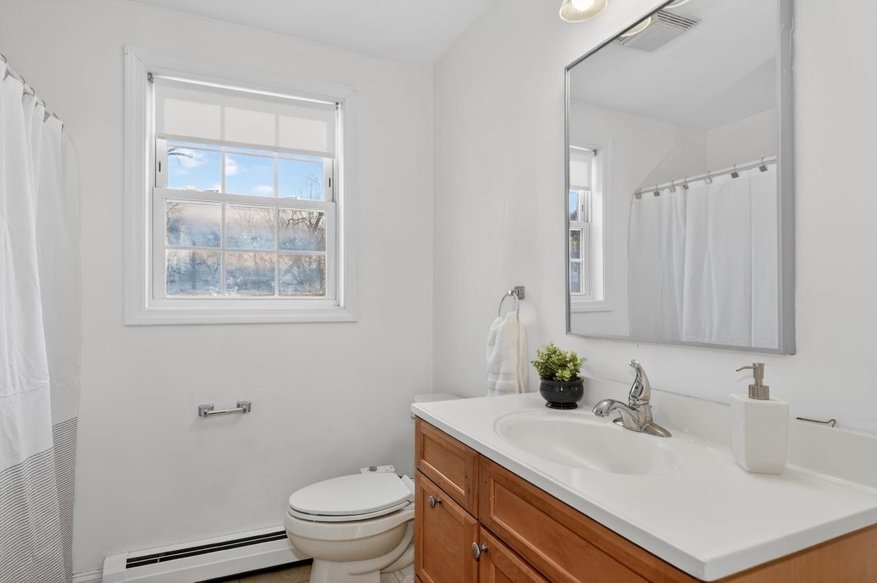 48 Greenleaf Street Manchester, NH 03103 - Photo 23 of 30