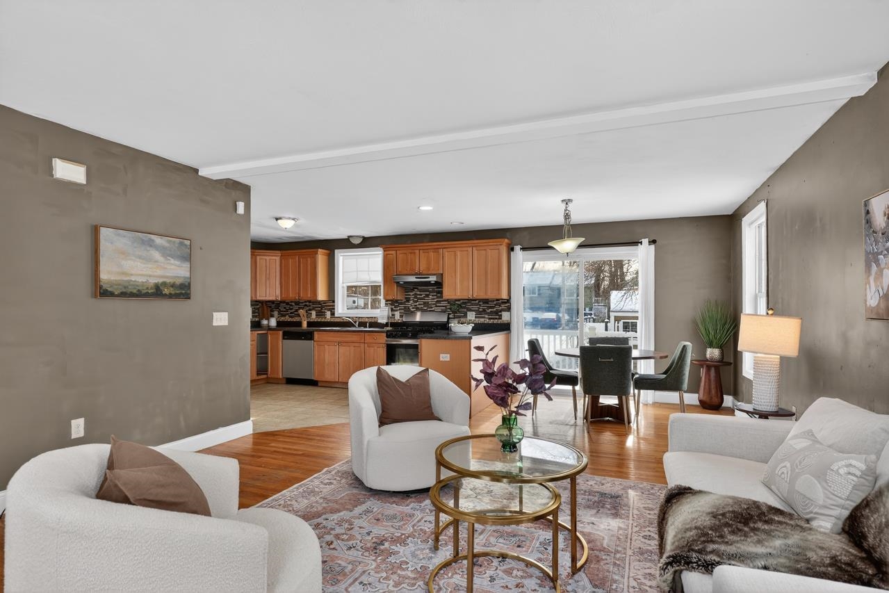 48 Greenleaf Street Manchester, NH 03103 - Photo 9 of 30