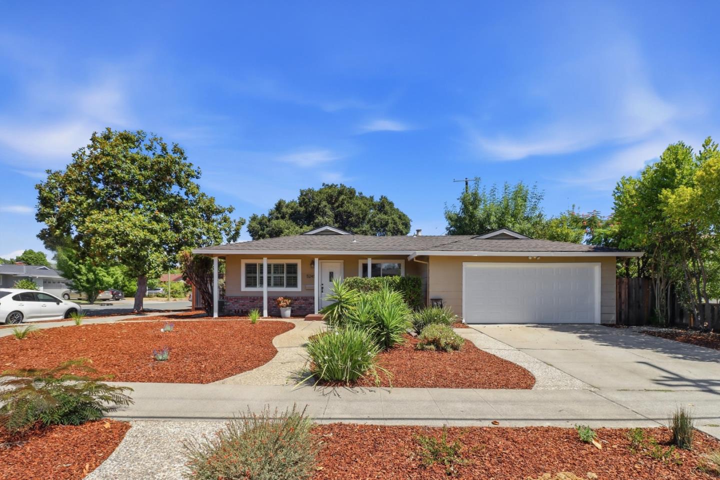 5245 Bucknall Road San Jose, CA 95130 - Photo 4 of 39 Gallery Image 4