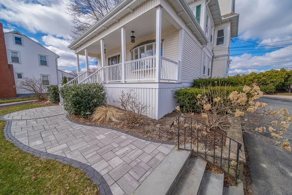 $850,000 | 2919 Pawtucket Avenue, East Providence, RI 02915