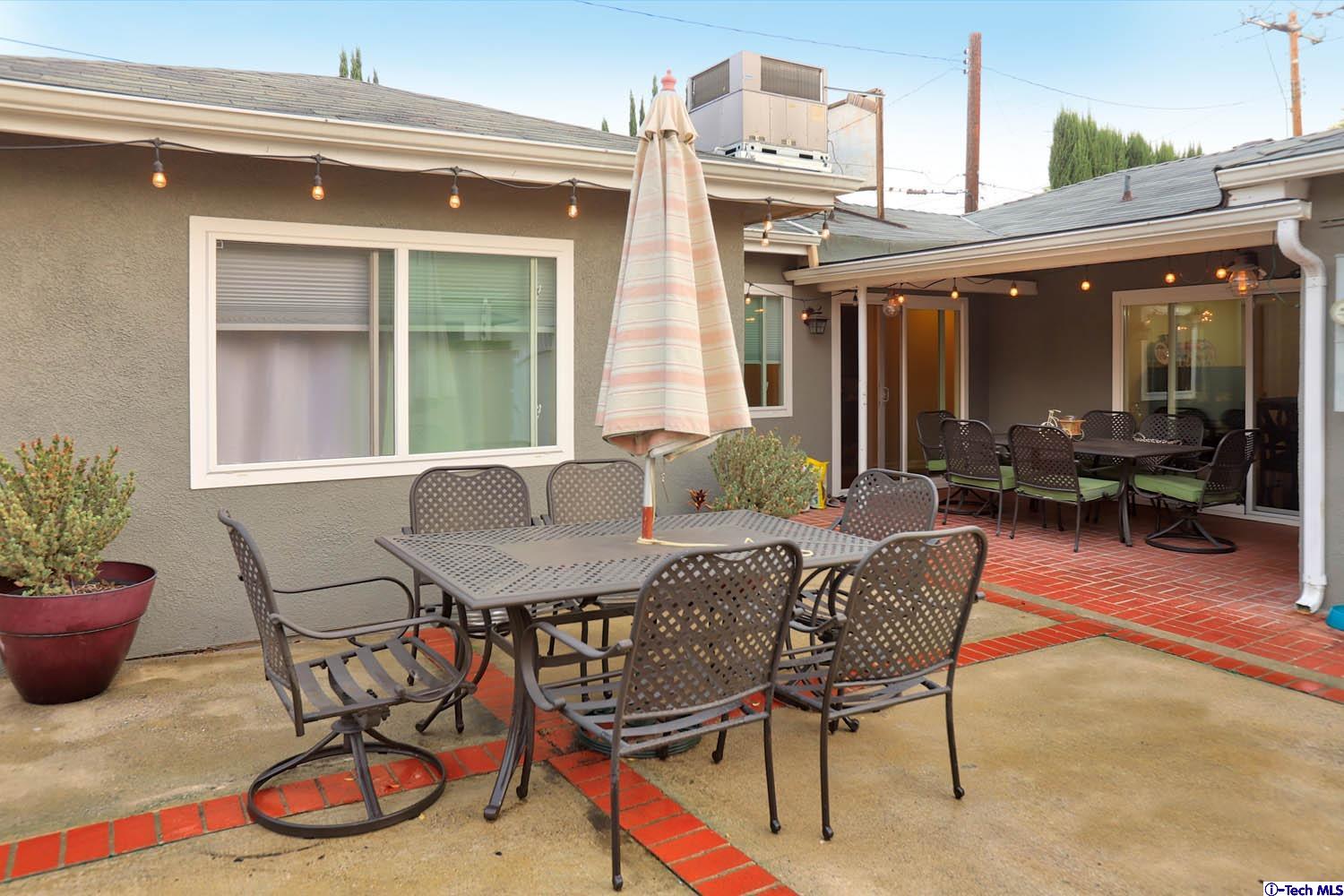 1027 West Kenneth Road Glendale, CA 91202 - Photo 22 of 31