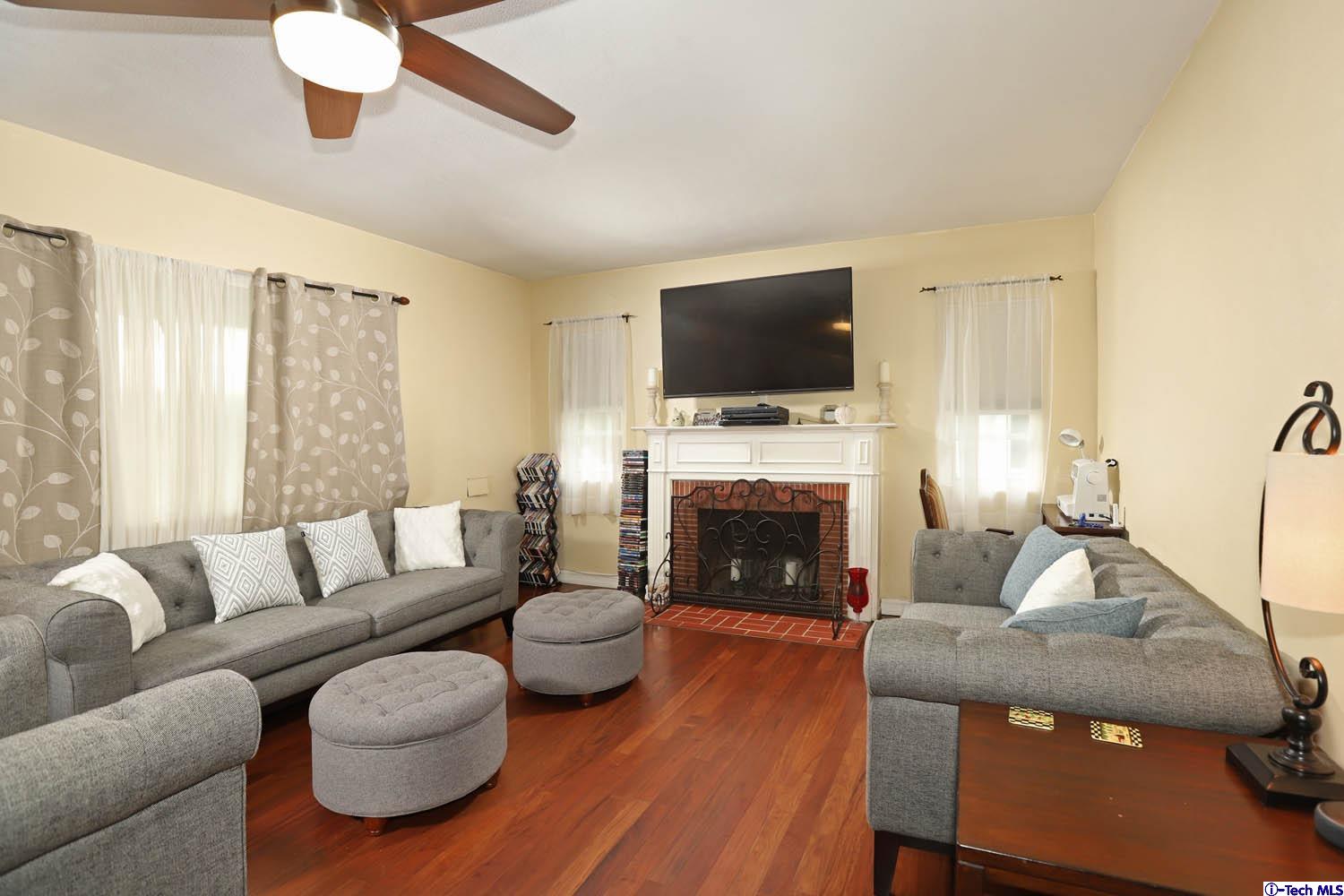1027 West Kenneth Road Glendale, CA 91202 - Photo 4 of 31