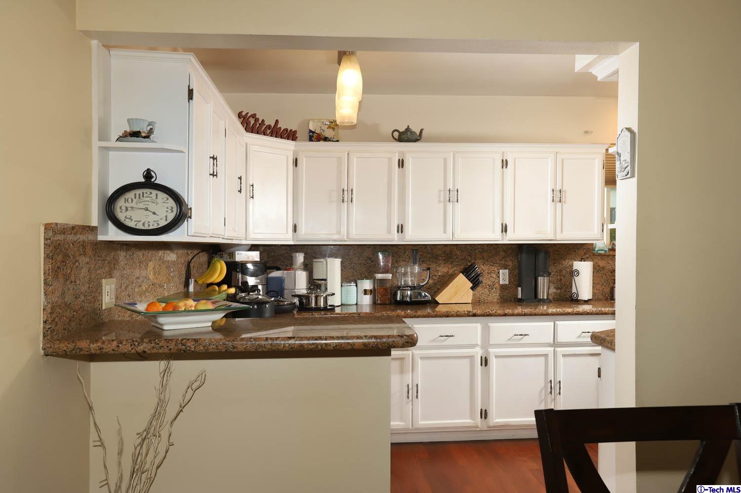 1027 West Kenneth Road Glendale, CA 91202 - Photo 9 of 31
