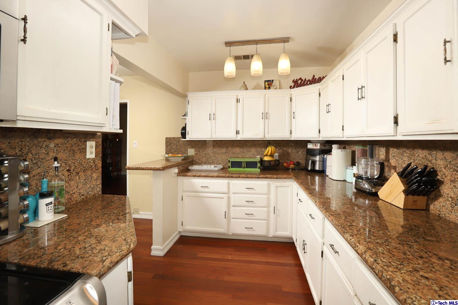 1027 West Kenneth Road Glendale, CA 91202 - Photo 10 of 31