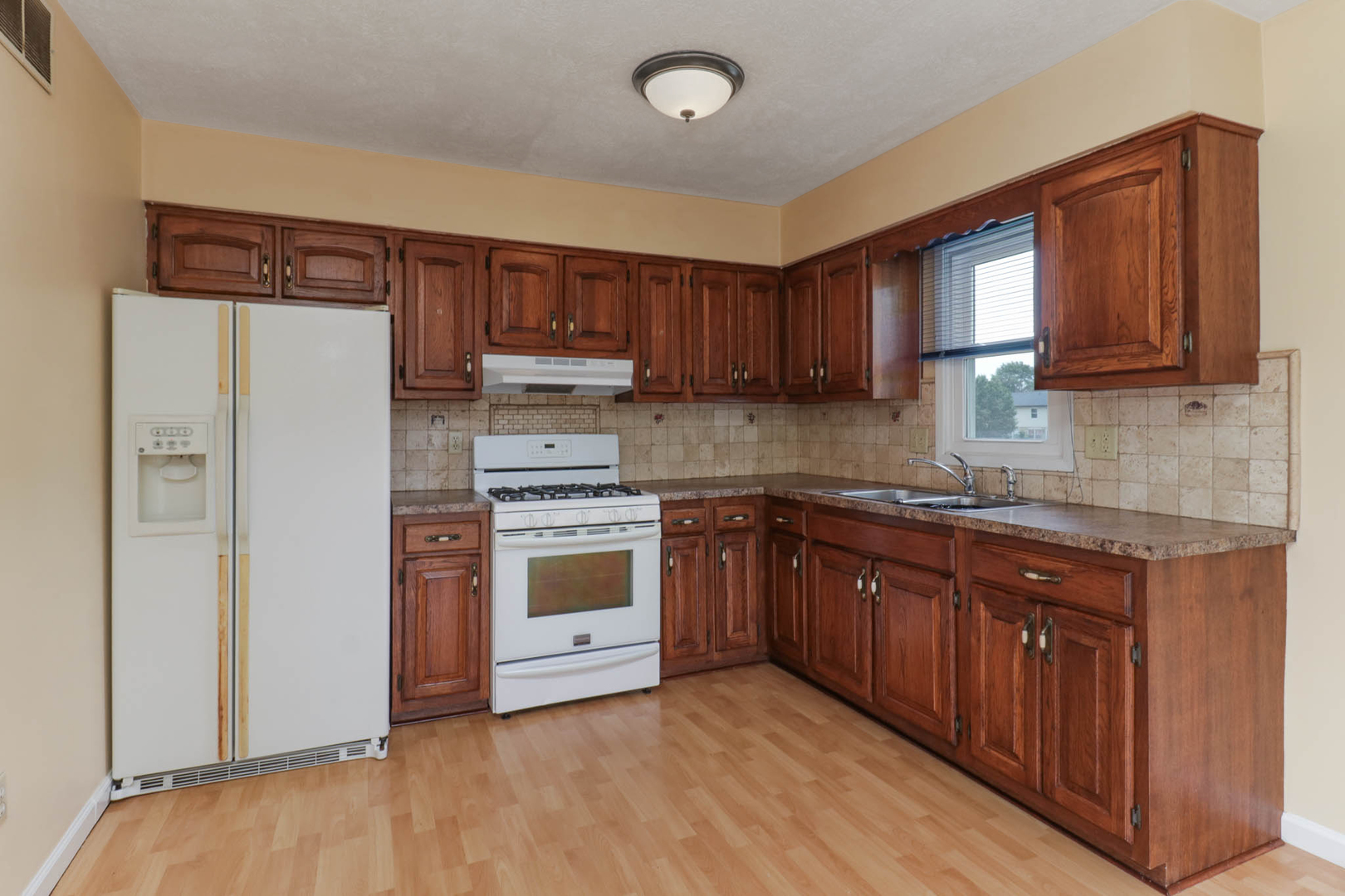 1402 North Hershey Road Bloomington, IL 61704 - Photo 11 of 43
