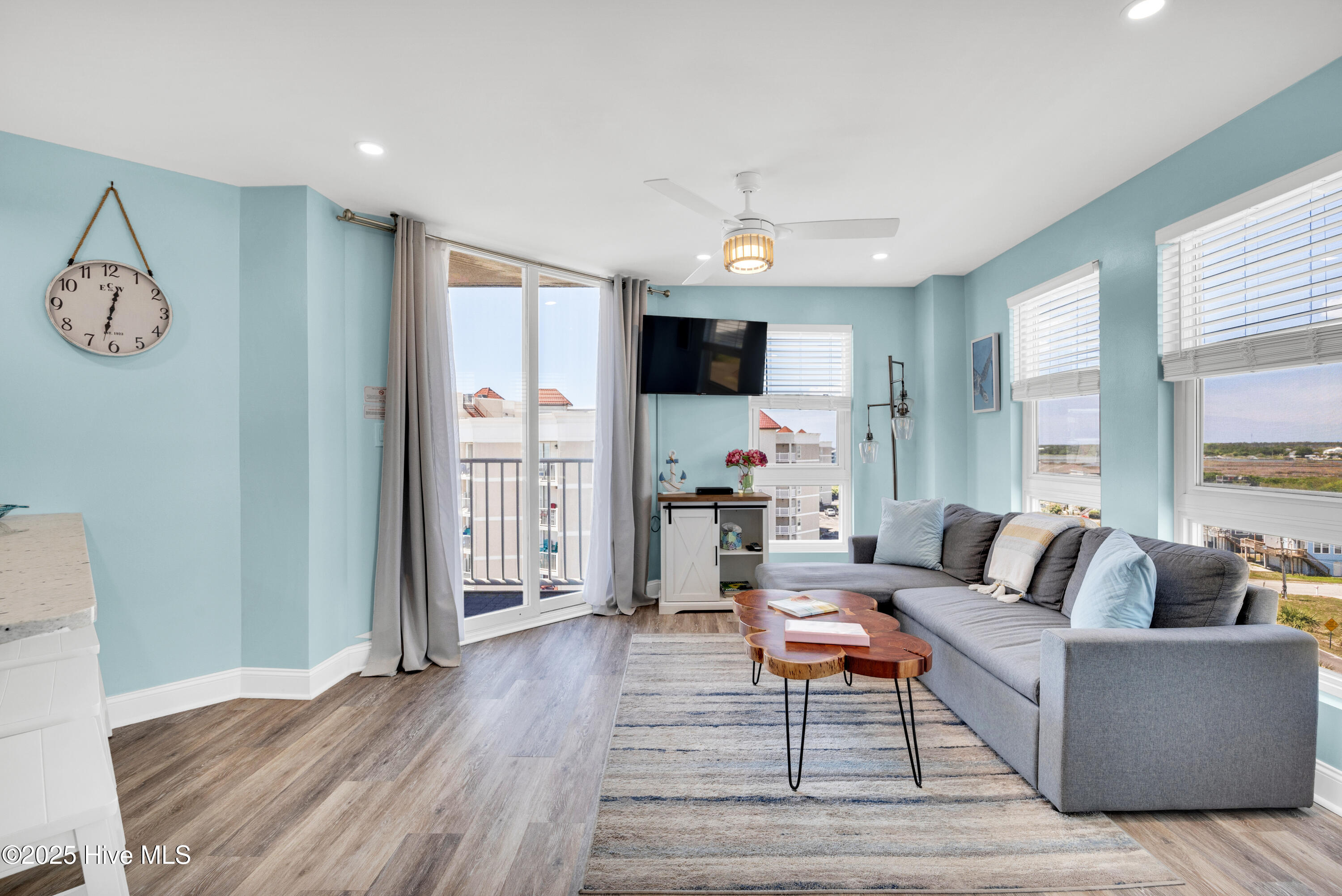 2000 New River Inlet Road, Unit 3501 North Topsail Beach, NC 28460 - Photo 7 of 47 Living Room