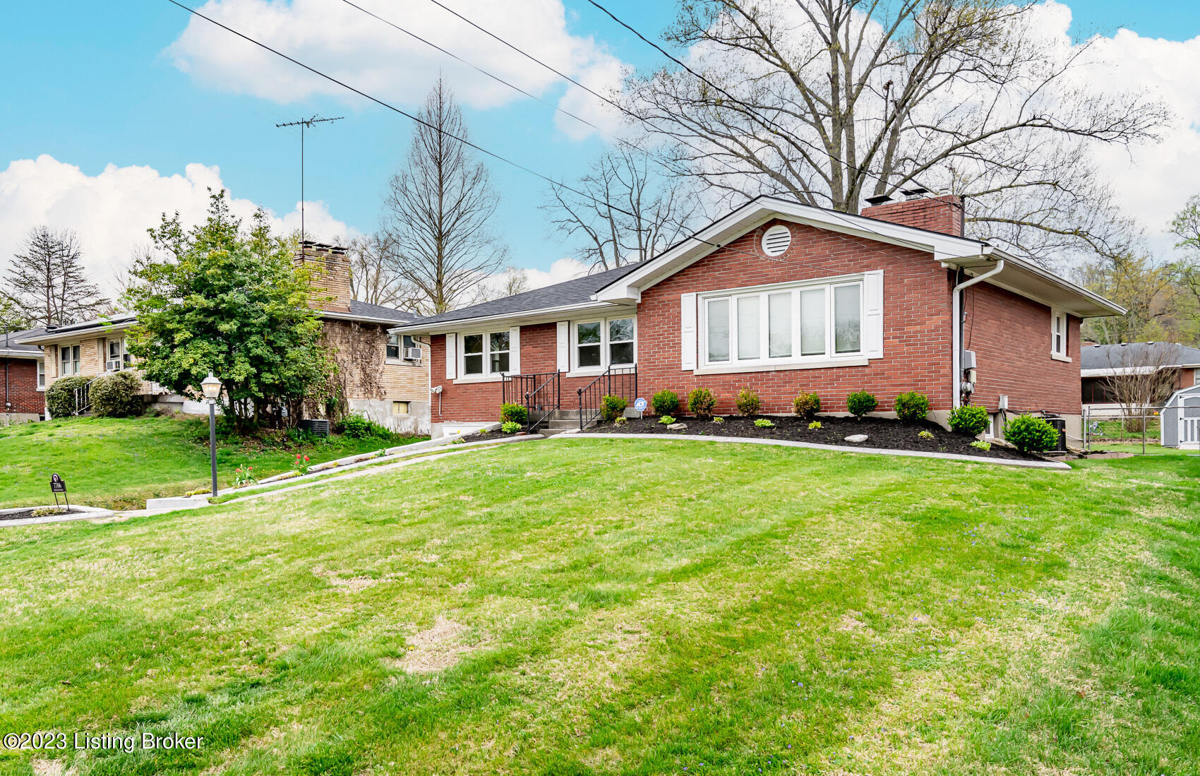 7706 Crestline Road Louisville, KY 40214 - Photo 2 of 48 CLR-103