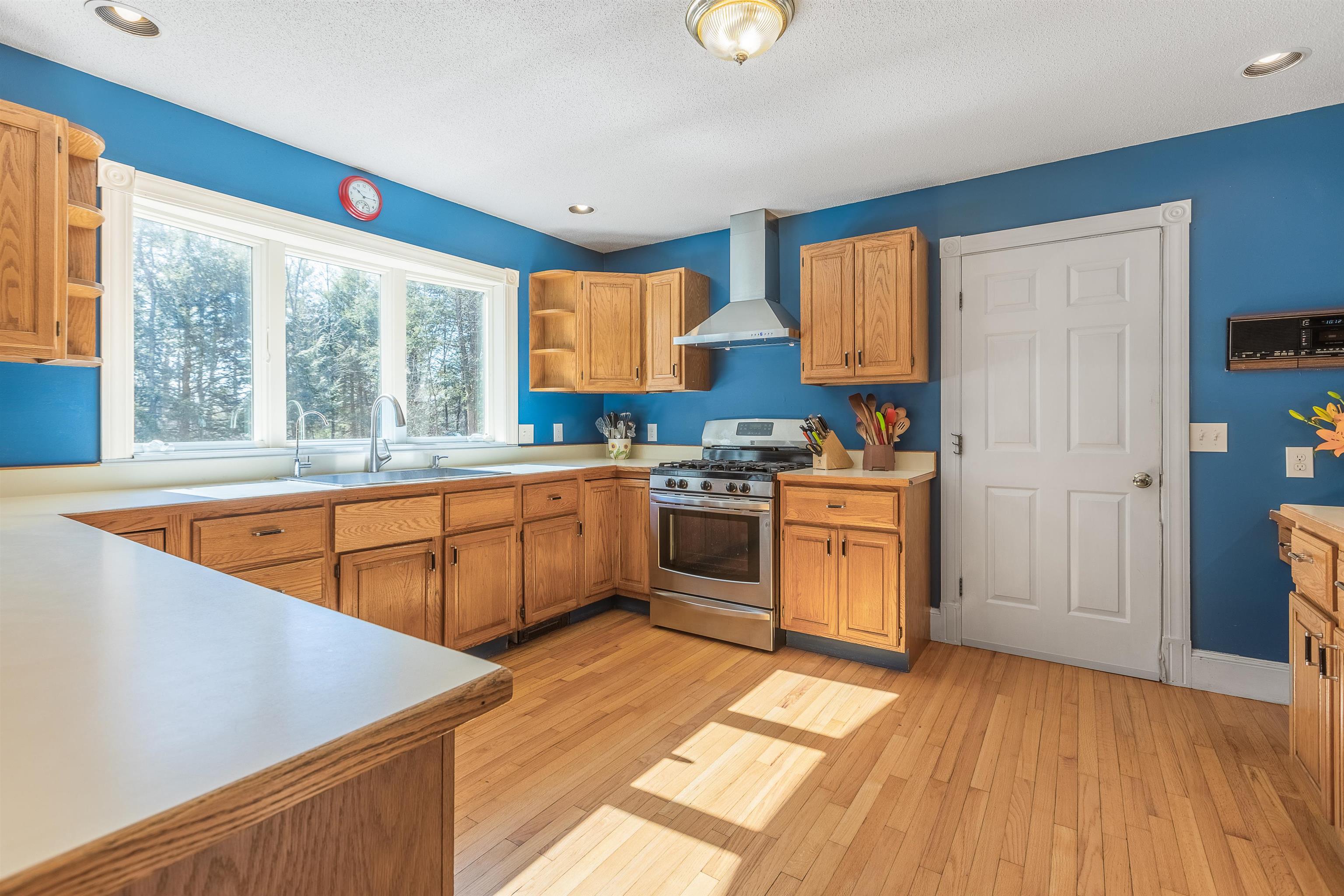 476 Hawk Pine Road Norwich, VT 05055 - Photo 3 of 28