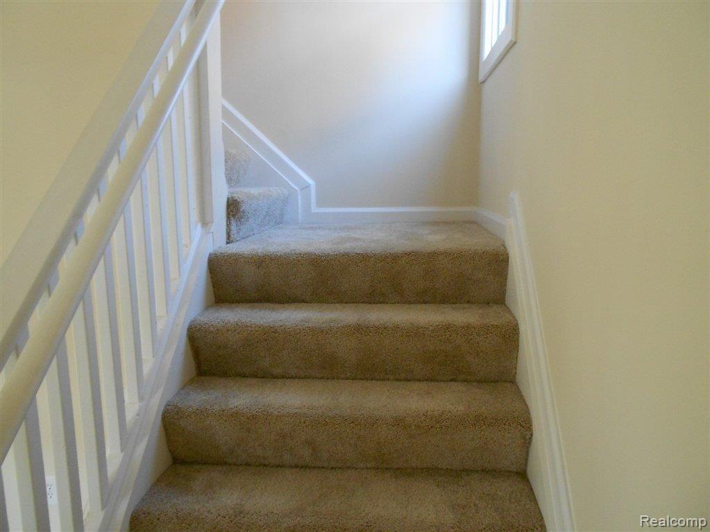 54 Pine Street River Rouge, MI 48218 - Photo 9 of 18 Upper Stairway