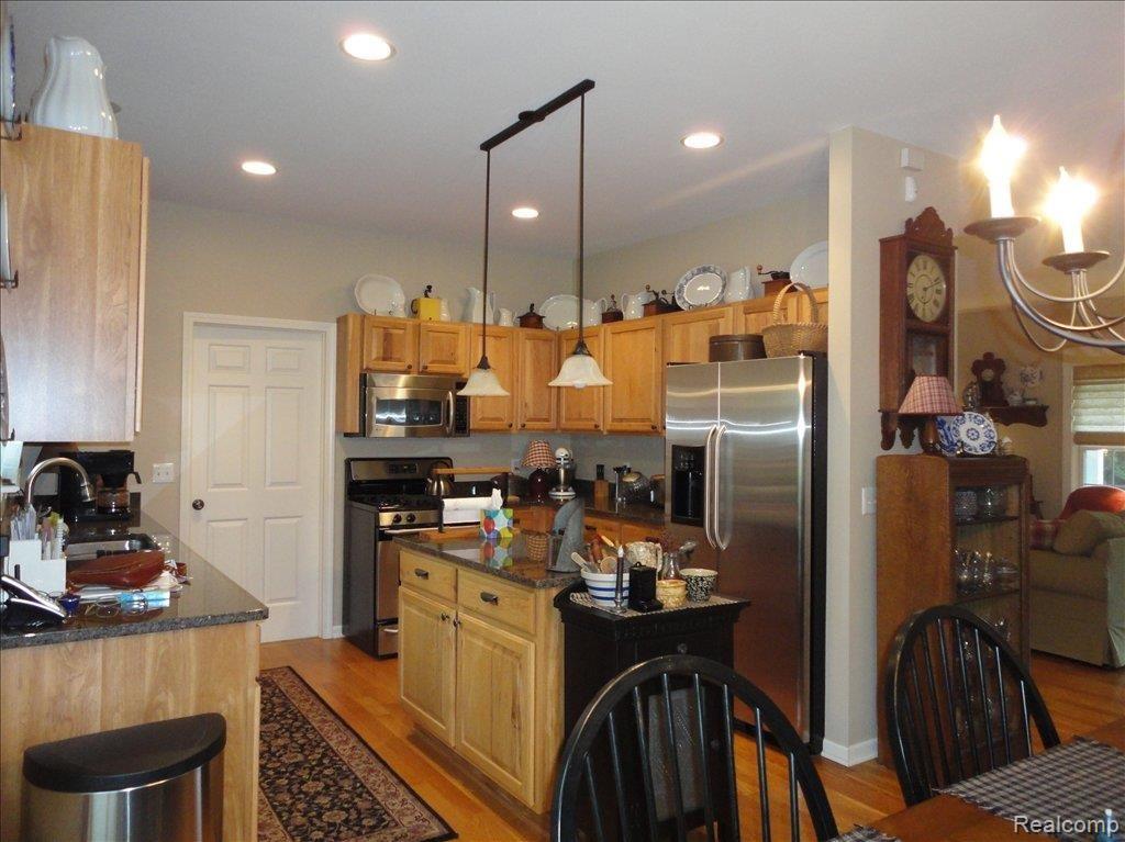 12337 Center Road Fenton, MI 48430 - Photo 3 of 6 Kitchen