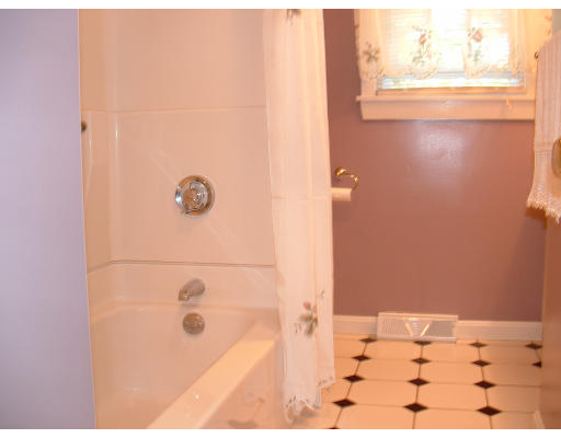 25 Endmoor Road Westford, MA 01886 - Photo 11 of 12 Gallery Image 11