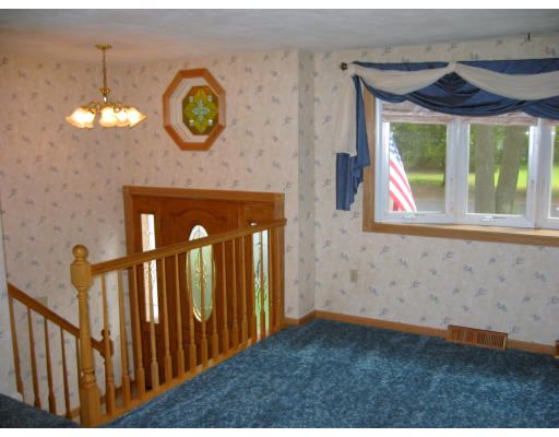 25 Endmoor Road Westford, MA 01886 - Photo 5 of 12 Gallery Image 5