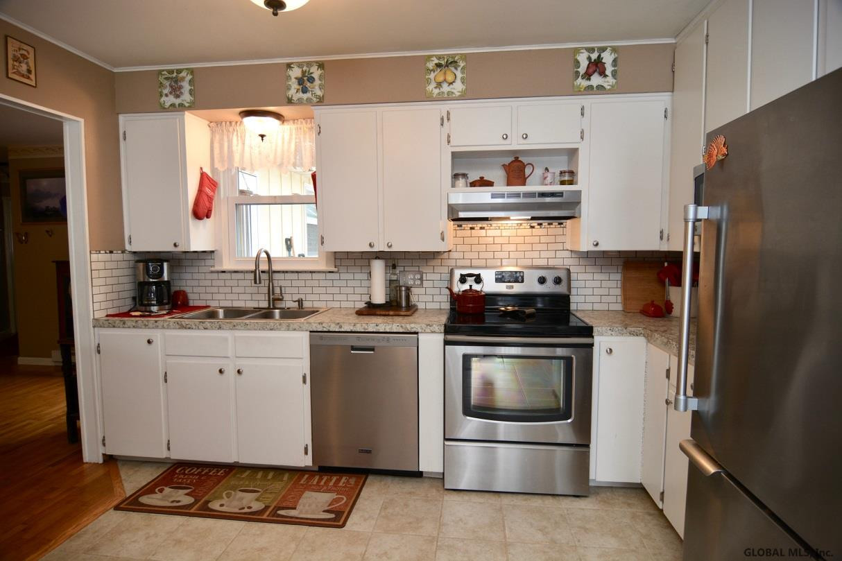 127 Priddle Point Road Gloversville, NY 12078 - Photo 4 of 38 Photo 4