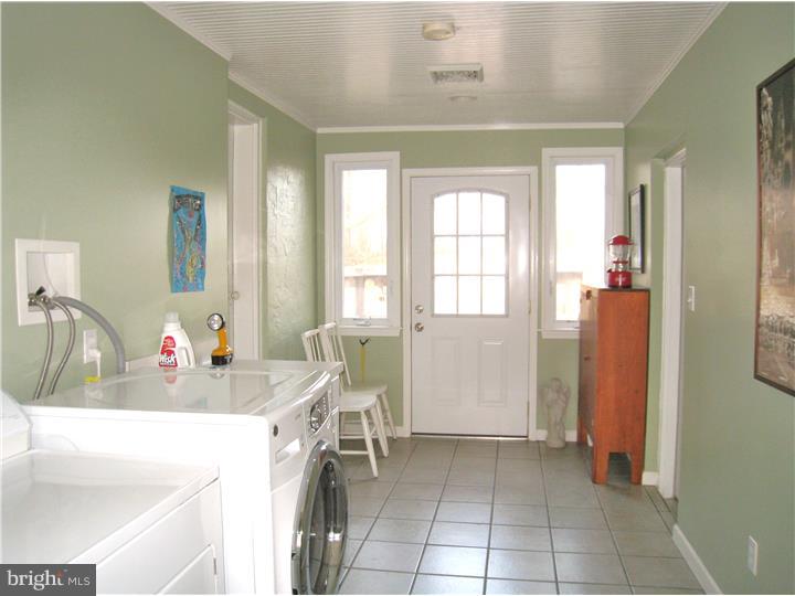 2763 Township Line Road Norristown, PA 19403 - Photo 4 of 20 Mud Room