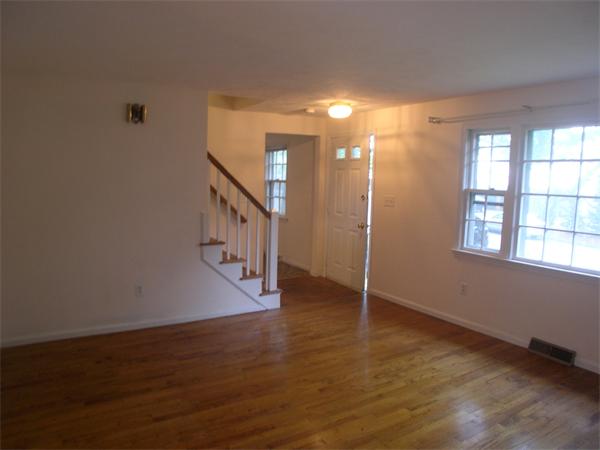 23 Fraser Road Framingham, MA 01702 - Photo 6 of 21 Gallery Image 6