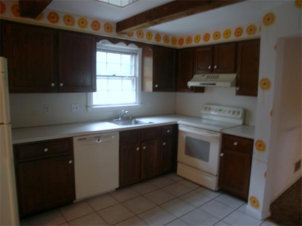 23 Fraser Road Framingham, MA 01702 - Photo 7 of 21 Gallery Image 7