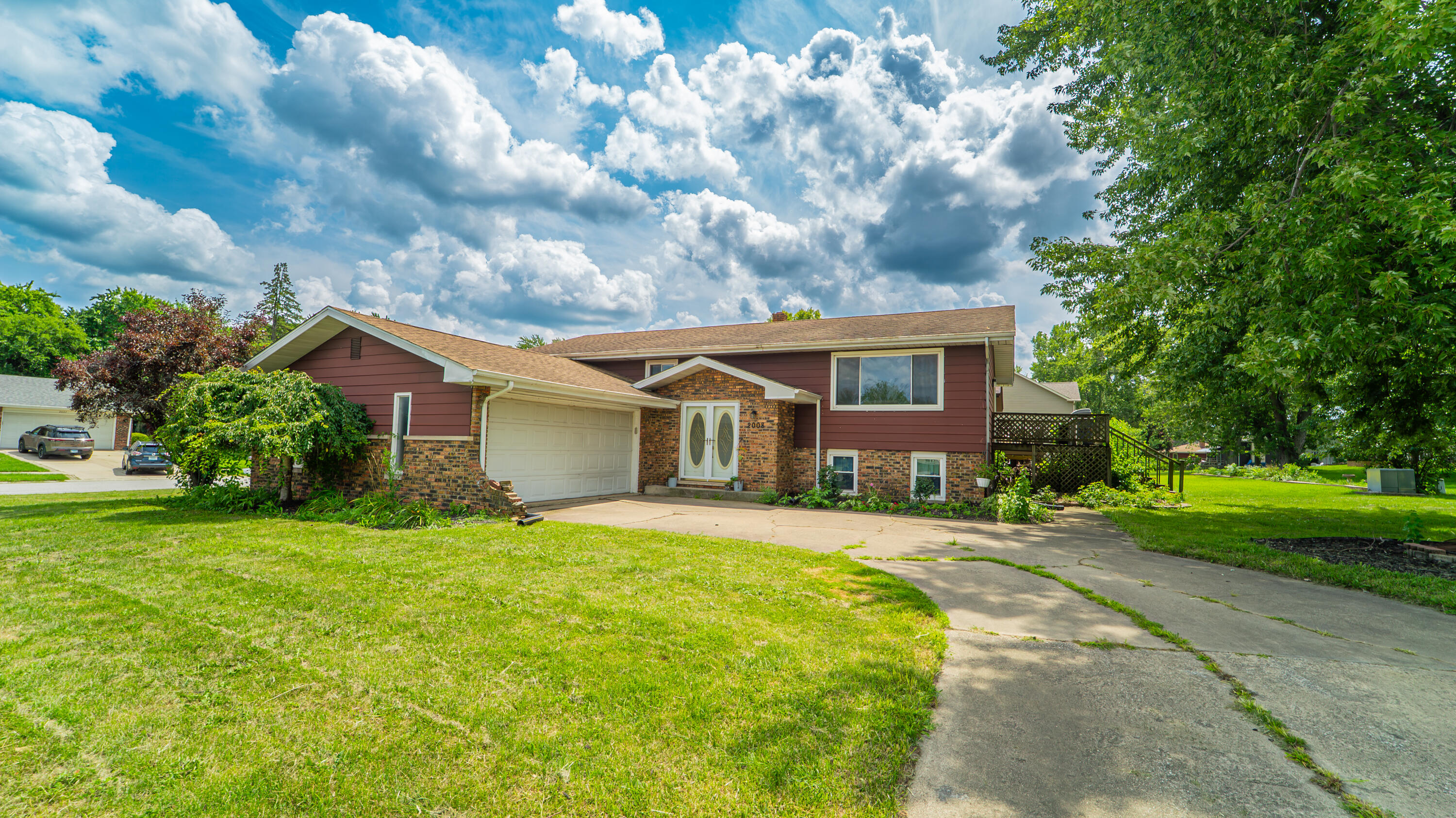 2008 Sir Richard Road Schererville, IN 46375 - Photo 1 of 24 a house view with a garden space