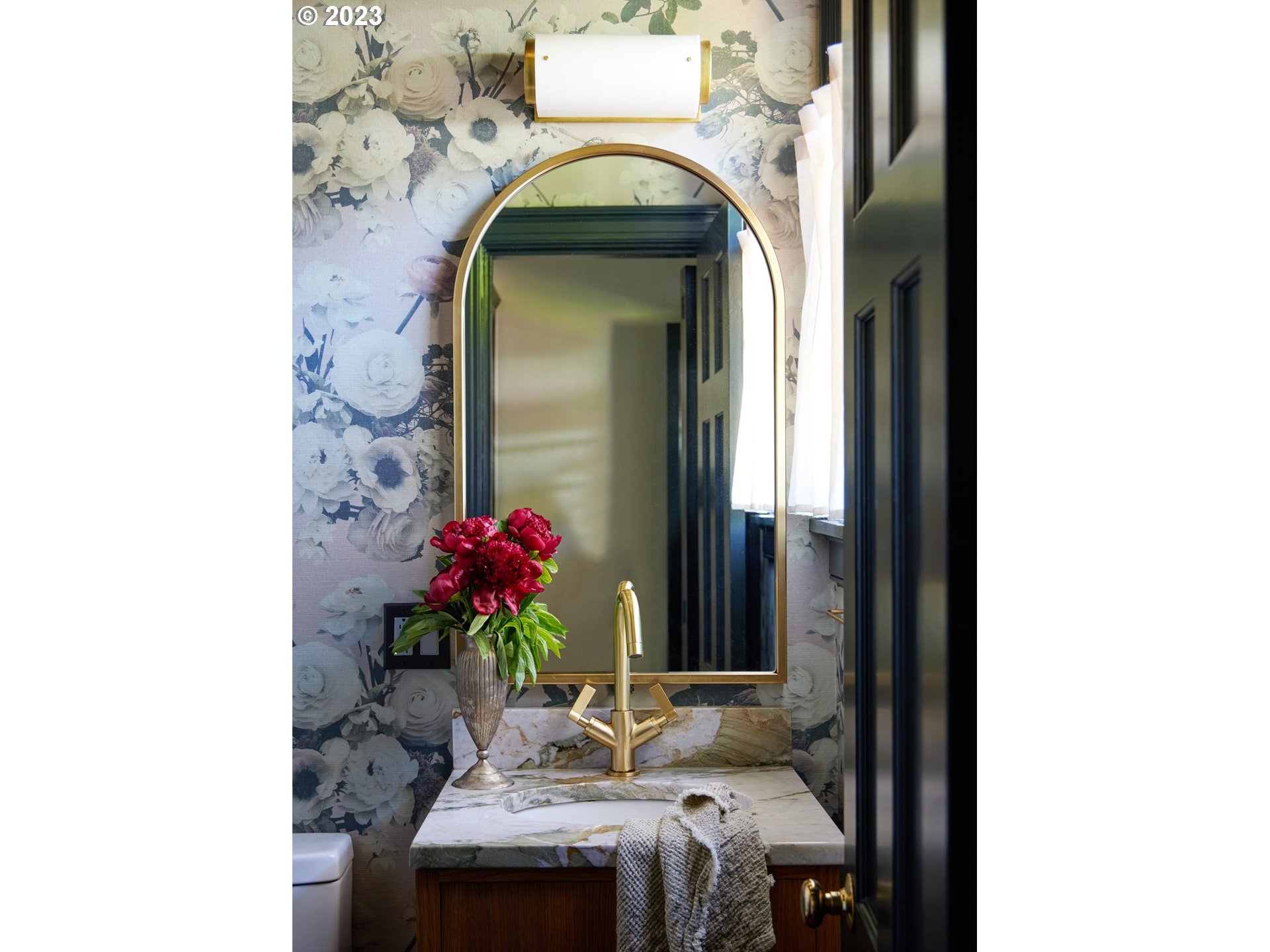 4129 Southwest Greenleaf Court Portland, OR 97221 - Photo 20 of 48