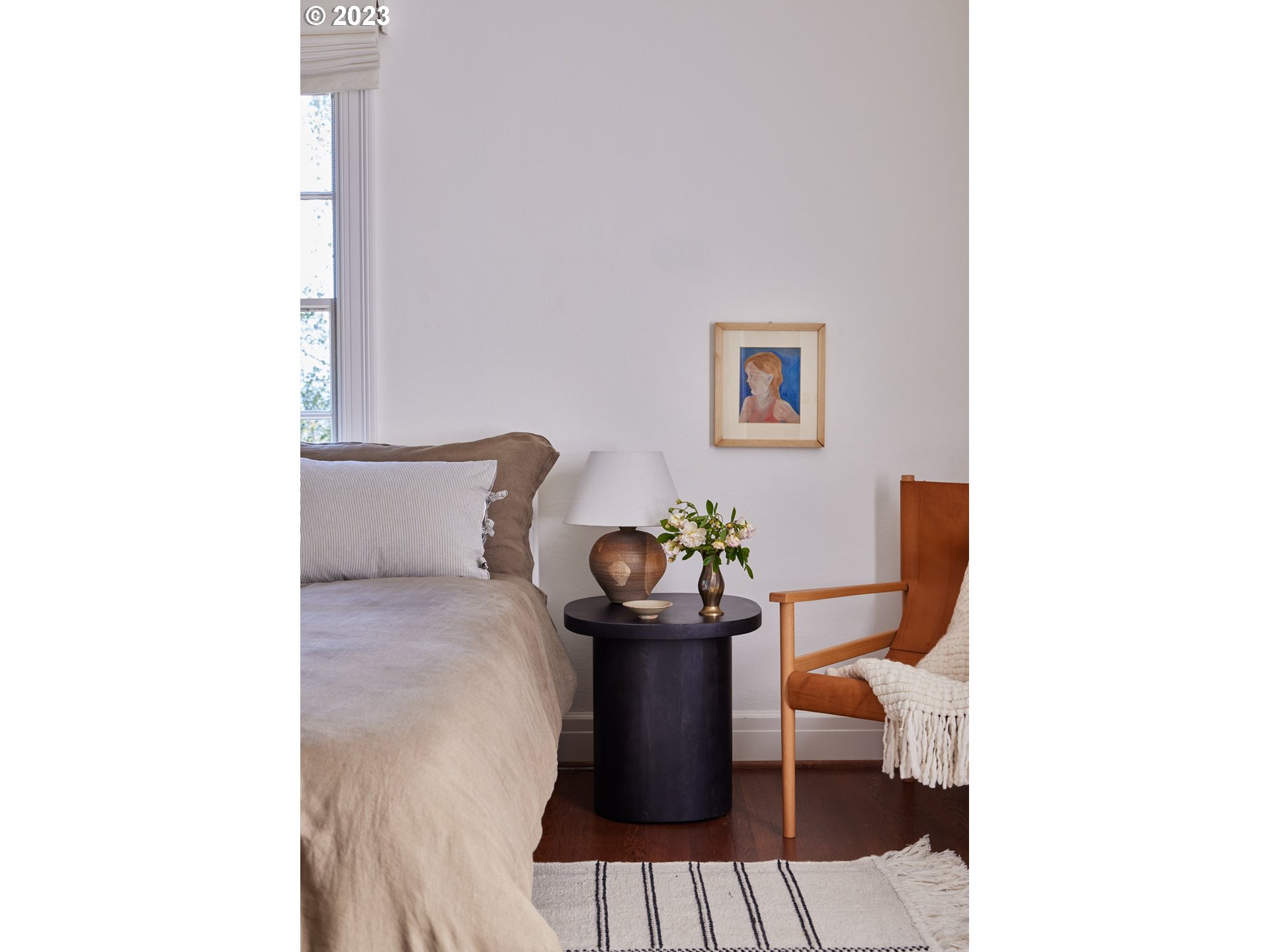 4129 Southwest Greenleaf Court Portland, OR 97221 - Photo 25 of 48 a living room with furniture and rug
