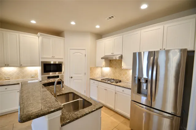 $3,000 | 9617 Solana Vista Loop, Unit A, Austin, TX 78750