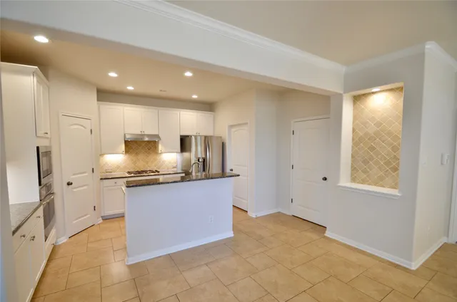 $3,000 | 9617 Solana Vista Loop, Unit A, Austin, TX 78750