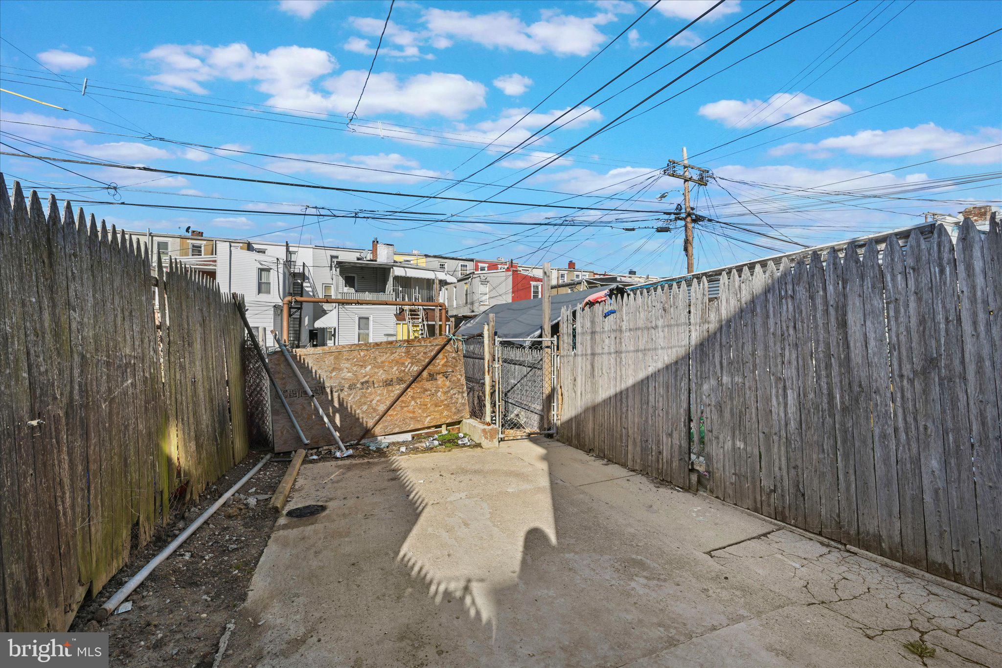 1042 Locust Street Reading, PA 19604 - Photo 27 of 28 a view of a indoor garage
