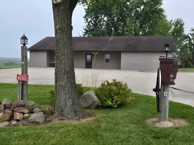 $269,000 | W2003 Highway 21, Berlin, WI 54923